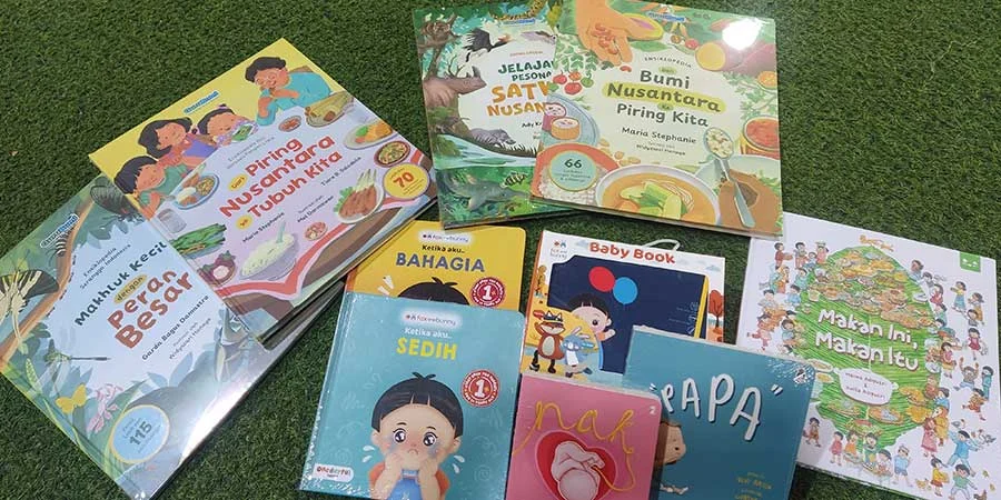 Joglo Peace Library new books collection supported by New York Yearly Meeting, 23 August 2026, by Ratih